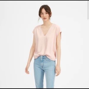 Everlane // Japanese GoWeave V-Neck T-Shirt - Rose